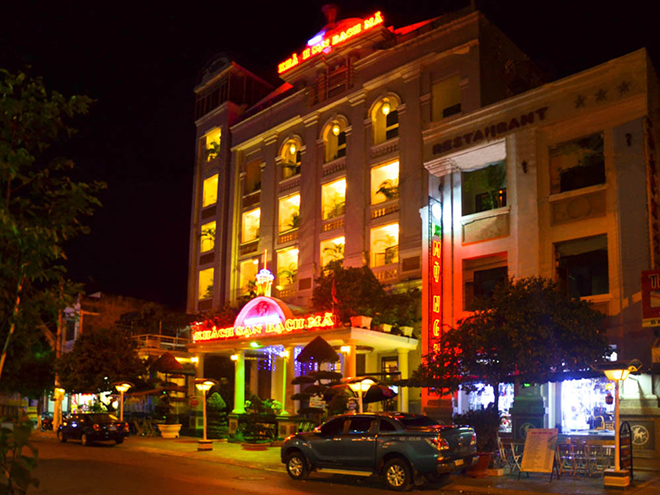 Khách  sạn Bạch mã