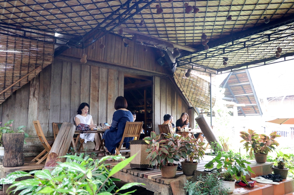 Quán cà phê nhà dài Êde Quán cà phê nhà dài Êde