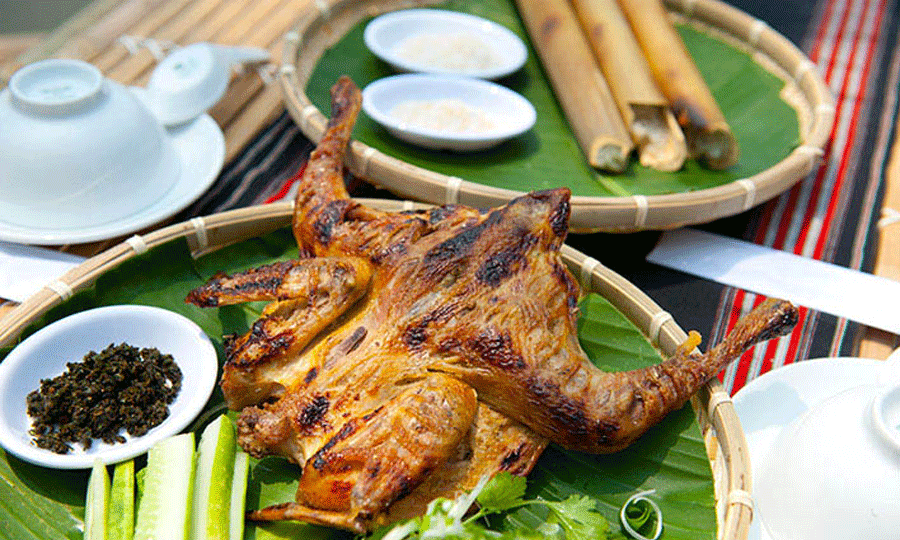 Cơm lam gà nướng Cơm lam gà nướng