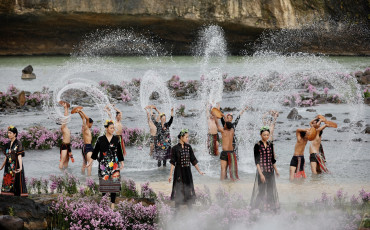 Gần 300 nghệ sĩ các dân tộc Việt diễn chương trình ‘Ban Mê ơi’ ở Đắk Lắk